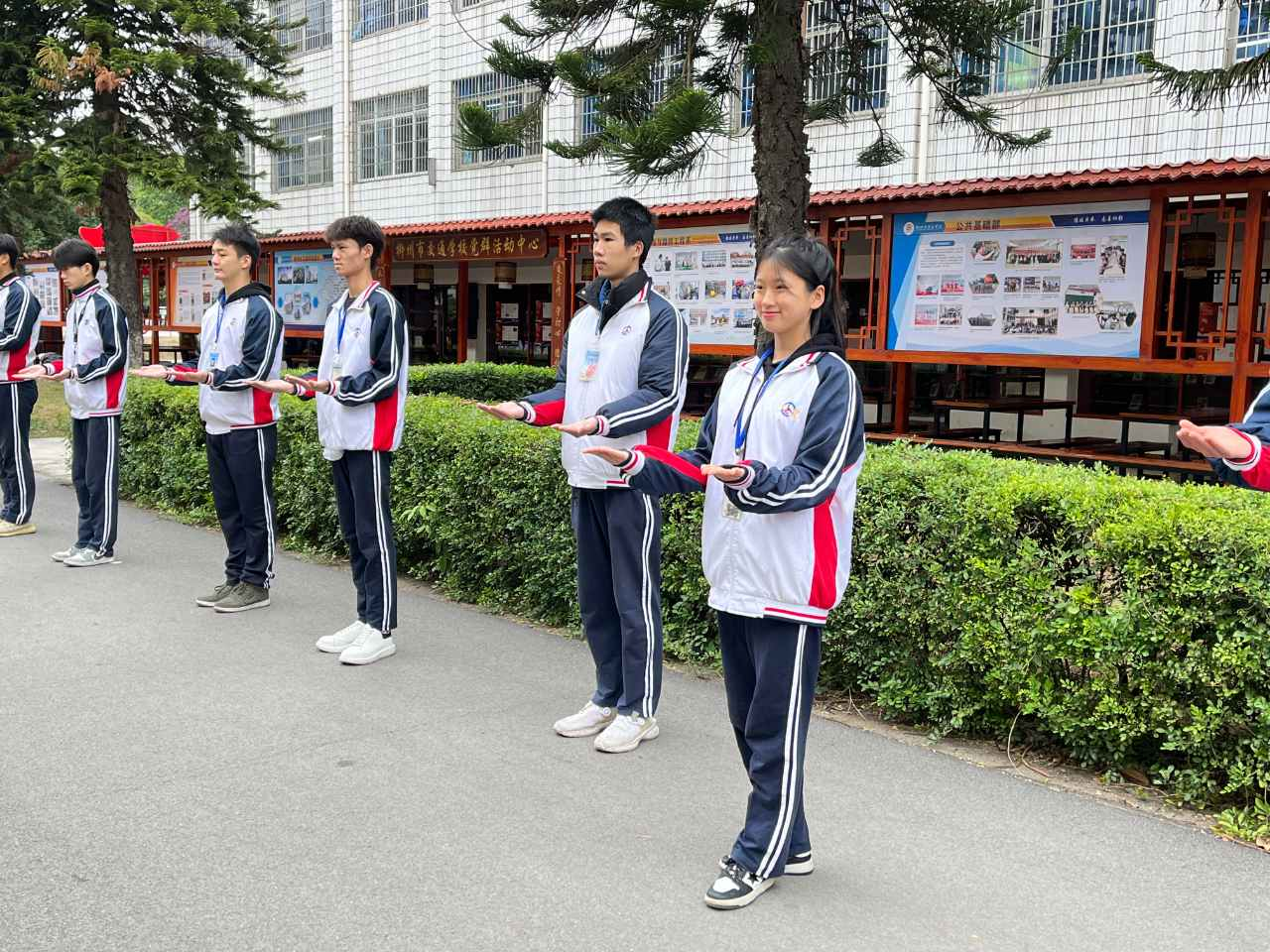 【清廉学校】清廉之风拂校园 文明礼仪润心田 ——交通服务系行为规范月活动